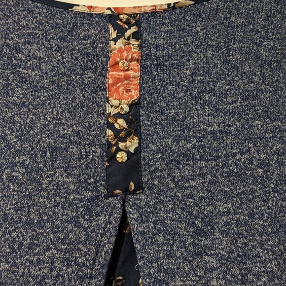 Maternity 3/4 length soft shirt - size medium - Picture 4 of 7